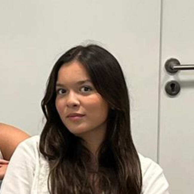 Babysitter in Clamart: Chloé