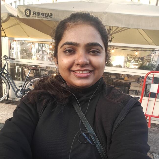 Babysitter in Antwerp: Neha
