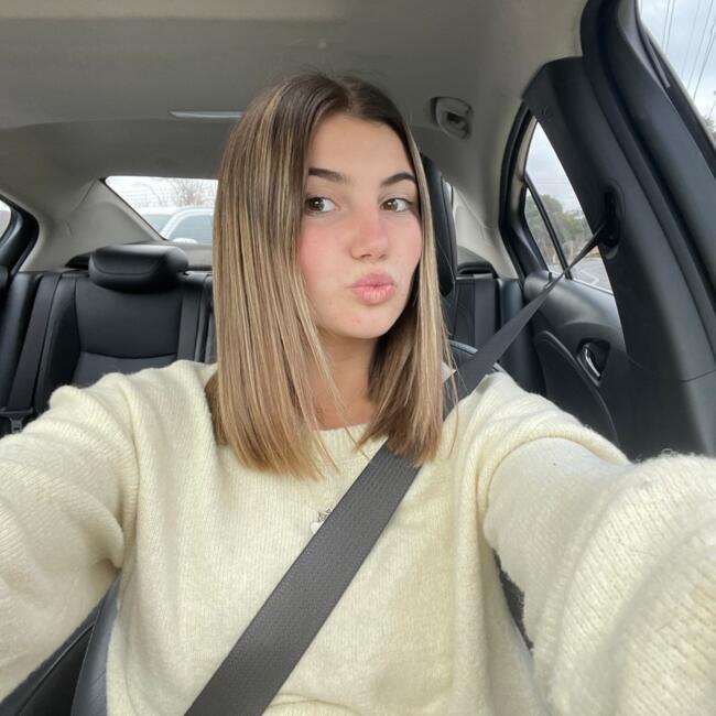 Babysitter in Adelaide: Holly