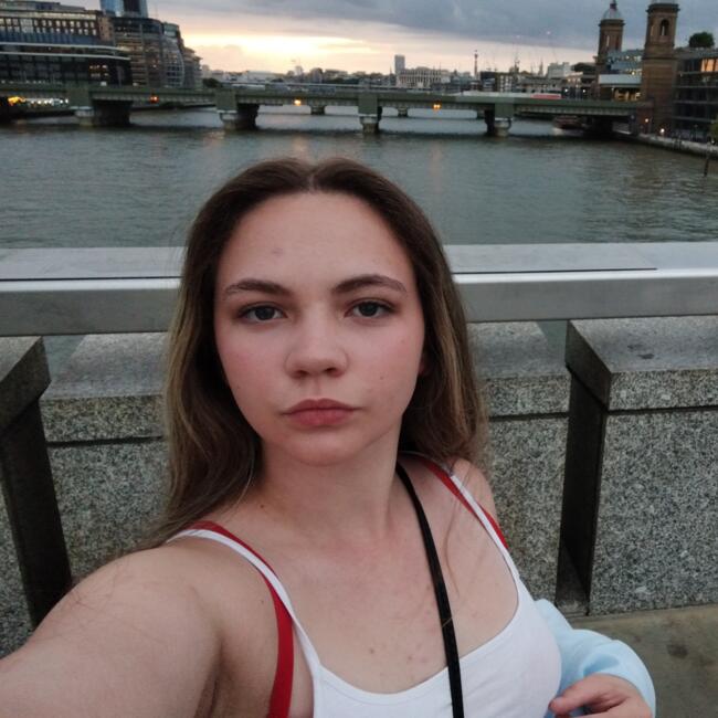 Babysitter in Saint-Martin-d'Hères: Oriane