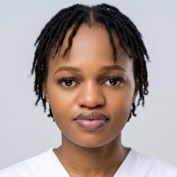 مربية أطفال في الرياض: Anne