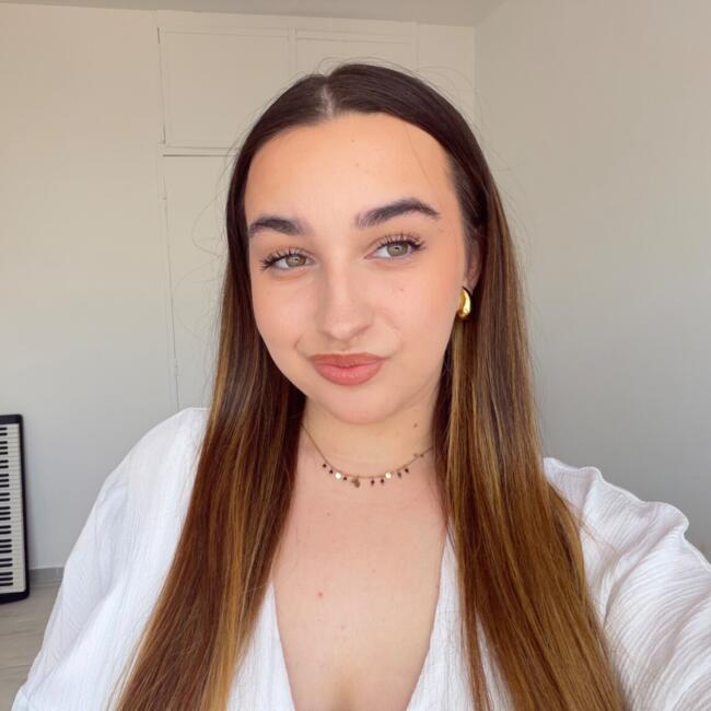 Babysitter in Marseille: Amandine