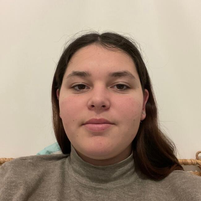 Babysitter in Colombelles: Zoé