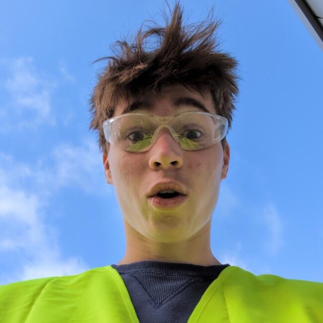 Babysitter in Genk: Helder