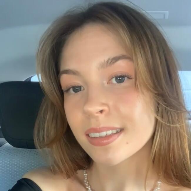 Babysitter in Neuville-sur-Escaut: Cynthia