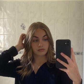 Babysitter in Sablonceaux: Elsa