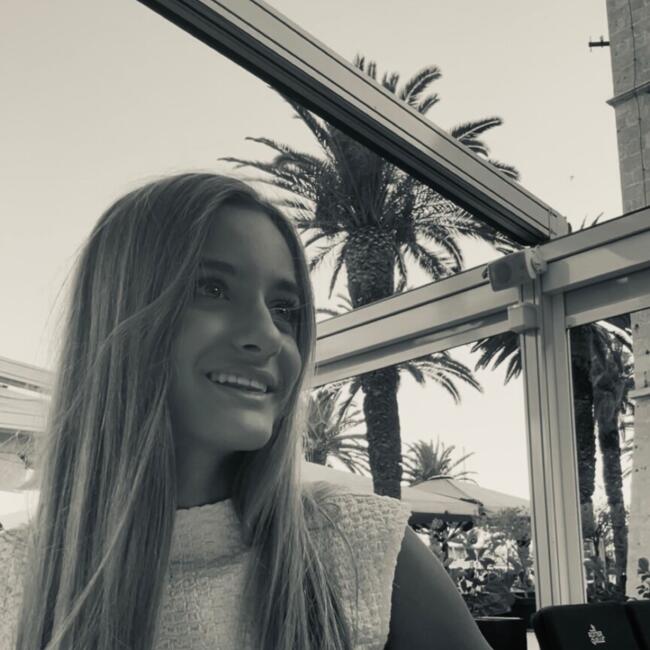 Babysitter in Péchabou: Anaé