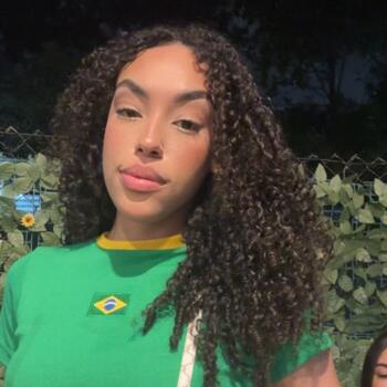 Babysitter in São Paulo: Taynara