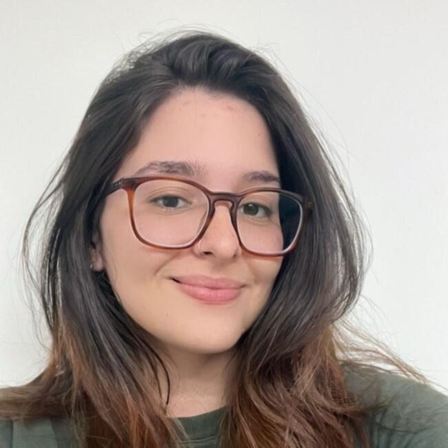 Babysitter in Niterói: Tiffany