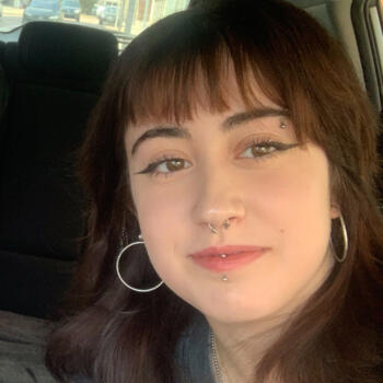 Babysitter in Vic: Sara