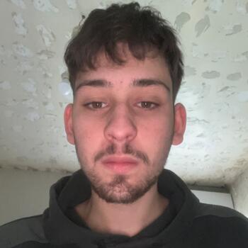 Childminder in Landivisiau: Frederic