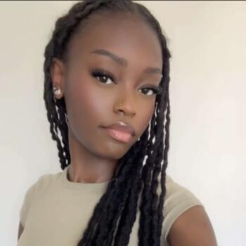 Baby-sitter Le Coudray-Montceaux: Karene