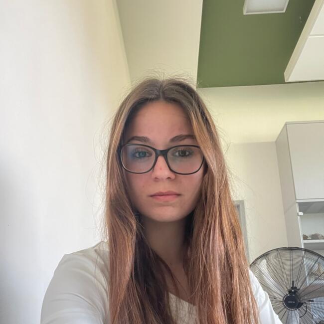 Babysitter in Brno: Ema