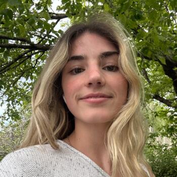 Babysitter in Auckland: Lola