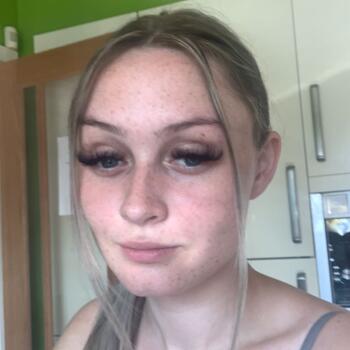 Babysitter in Salford: Tara