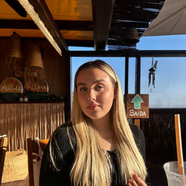 Babysitter in Almada: Sara