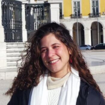 Babysitter in Almada: Sara