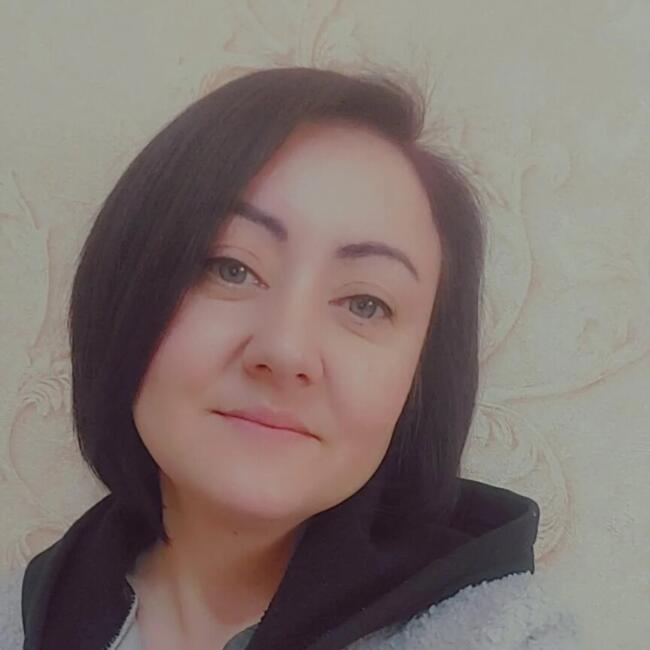 Bonă în Бэлць: Dina