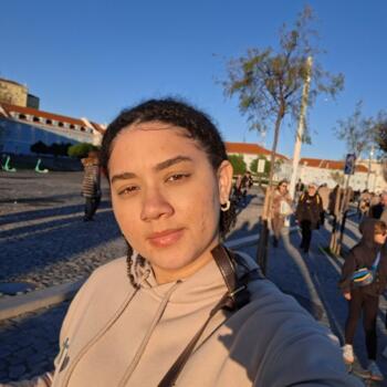 Babysitter in Almada: Maria