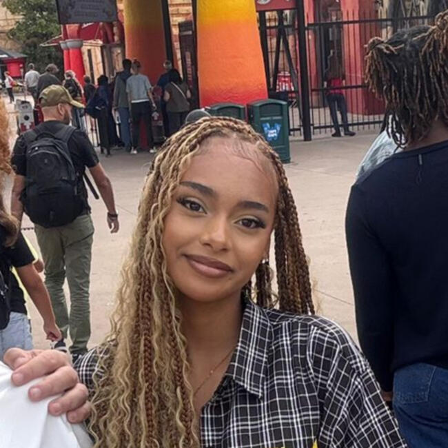 Babysitter in Namür: Eléonore