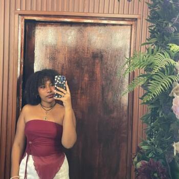 Niñera en David: Celine Francis