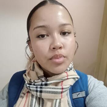 Babysitter in Cape Town: Robyn