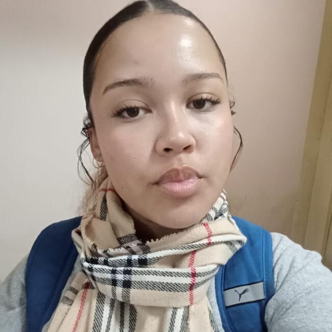 Babysitter in Cape Town: Robyn