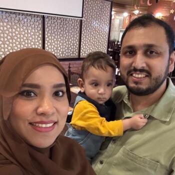 الوالدين إمارة الشارقة: Waqas