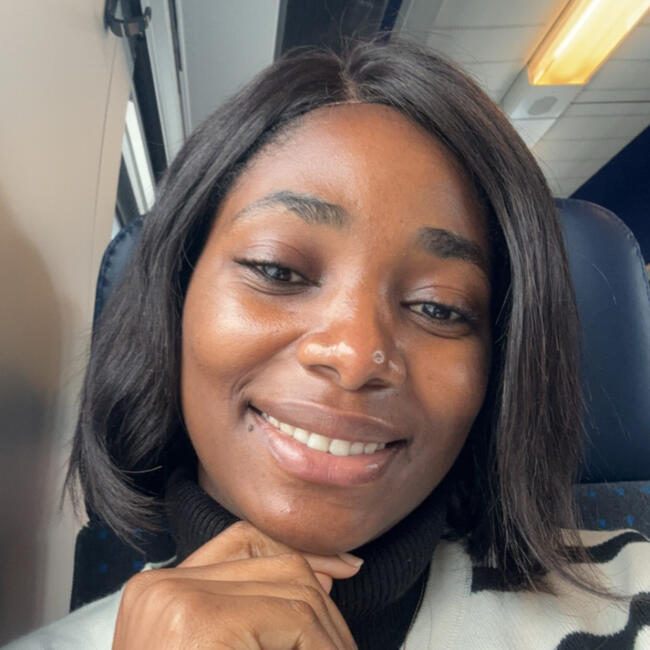 Baby-sitter in Meyrin: Syndi