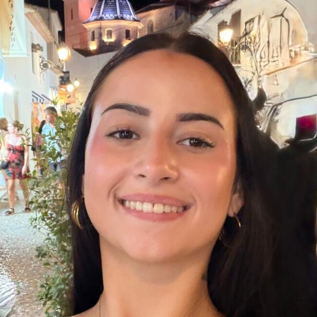 Canguro en Denia: Júlia