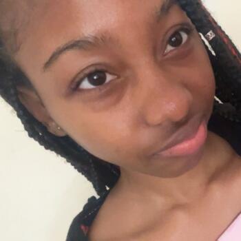 Babysitter in Leeds: Candice