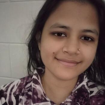 Babysitter in Darwin: Mirjannatul