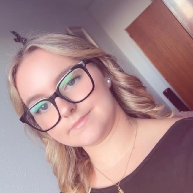 Babysitter in Talence: Anaïs