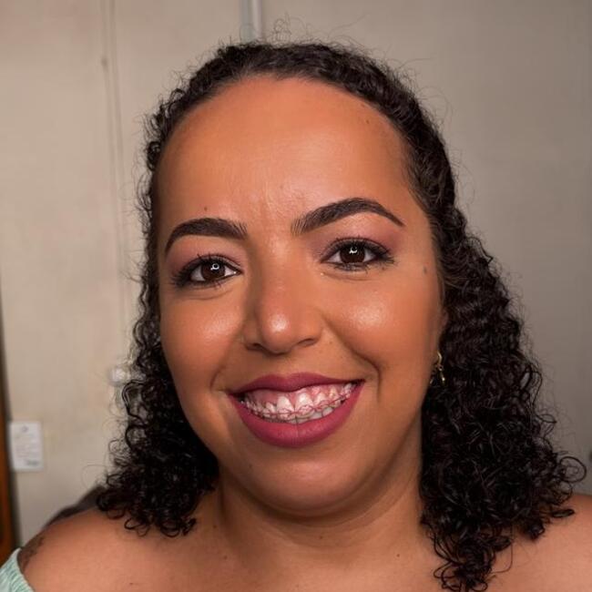 Emprego de babá em Sertãozinho: Camila