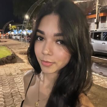 Babysitter in Maringá: Tayna