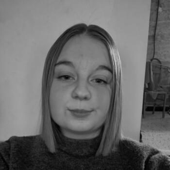 Babysitter in Lens: Maud