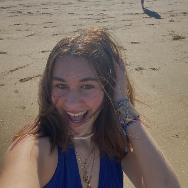 Babysitter in Champagné: Lisa