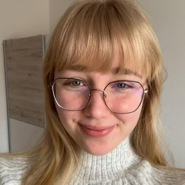 Babysitter in Basel: Elisa