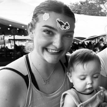 Kissonerga bölgesinde bebek bakıcısı: Raena