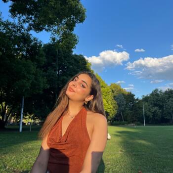 Babysitter in Cairns: Lilya