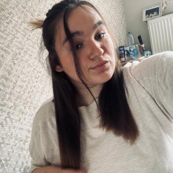 Babysitter Saint-Amand-les-Eaux: Louna