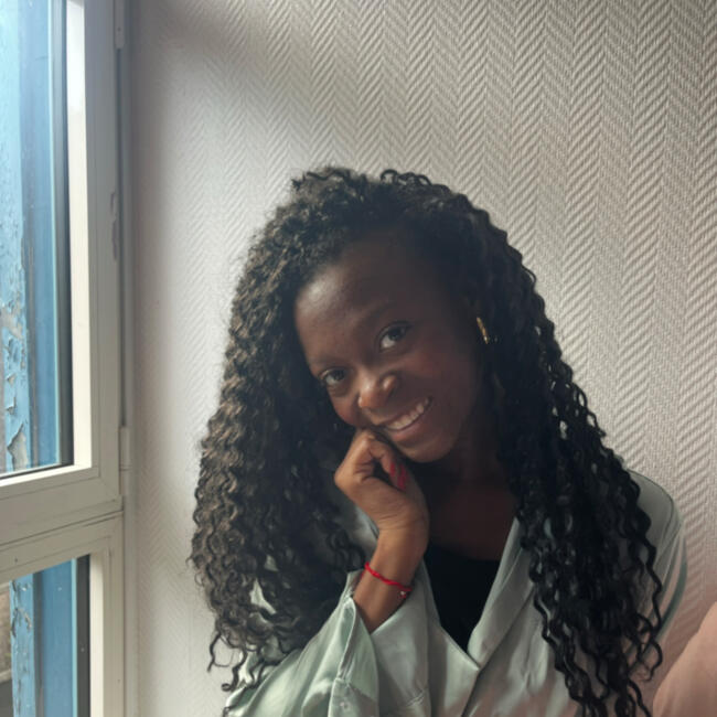 Babysitter in Amiens: Brianna