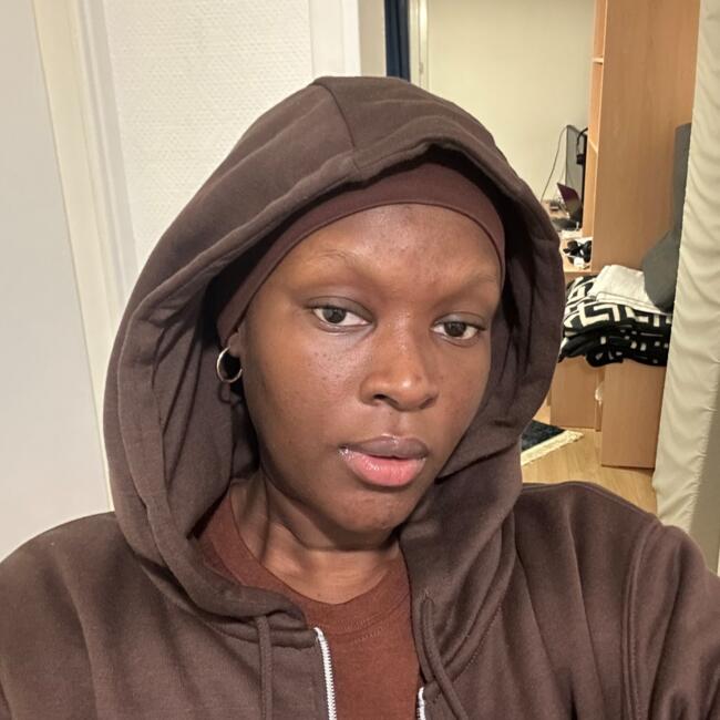 Babysitter in Champs-sur-Marne: Sokhna