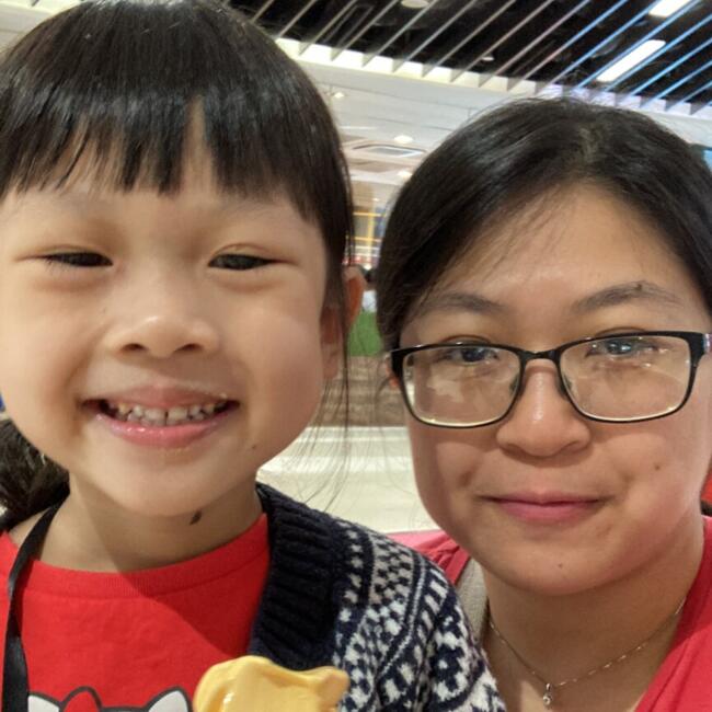 Babysitter in Singapore Island: Yeng