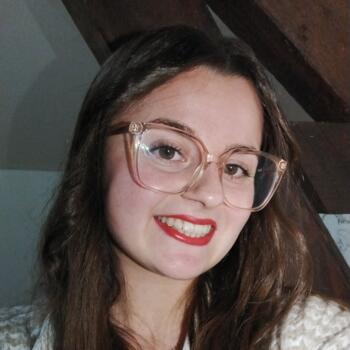 Babysitter in Saint-Quentin: Léa