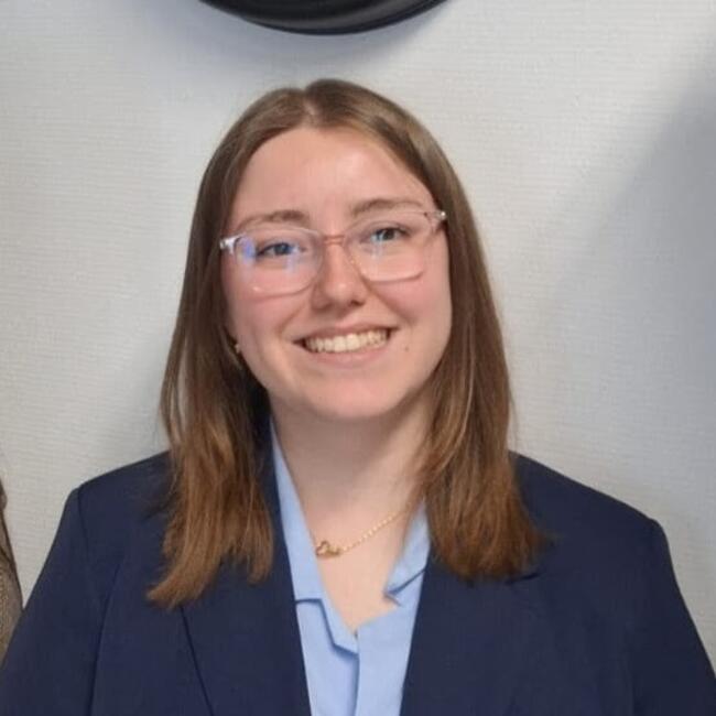 Babysitter in Awans: Amandine