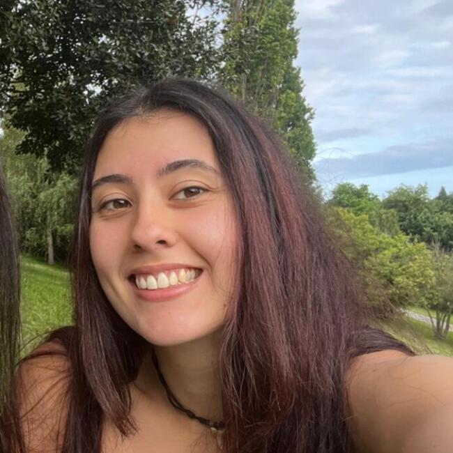 Canguro en Gijón: Veronica