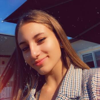 Babysitter Differdange: Dana
