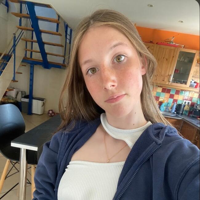 Babysitter in La Rochelle-Normande: Maelle