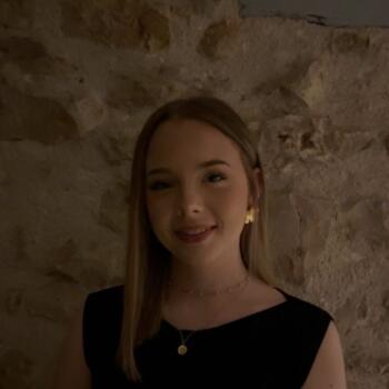 Babysitter in Blois: Noemie